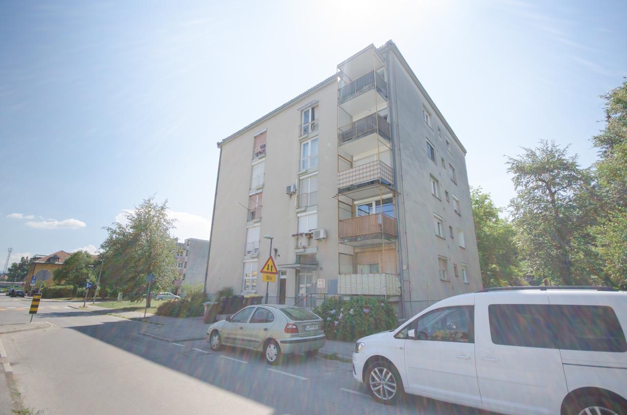 Near The Train Station Apartment