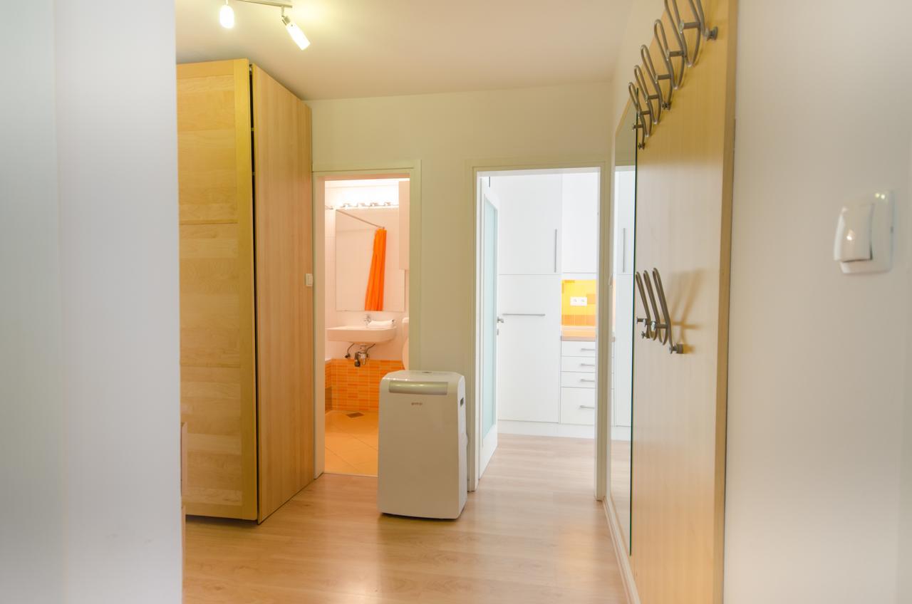 Apartment Near The Train Station *