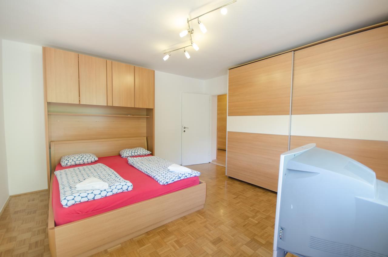 Apartment Near The Train Station