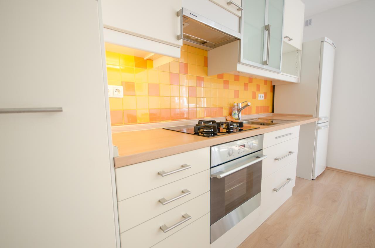Apartment Near The Train Station *