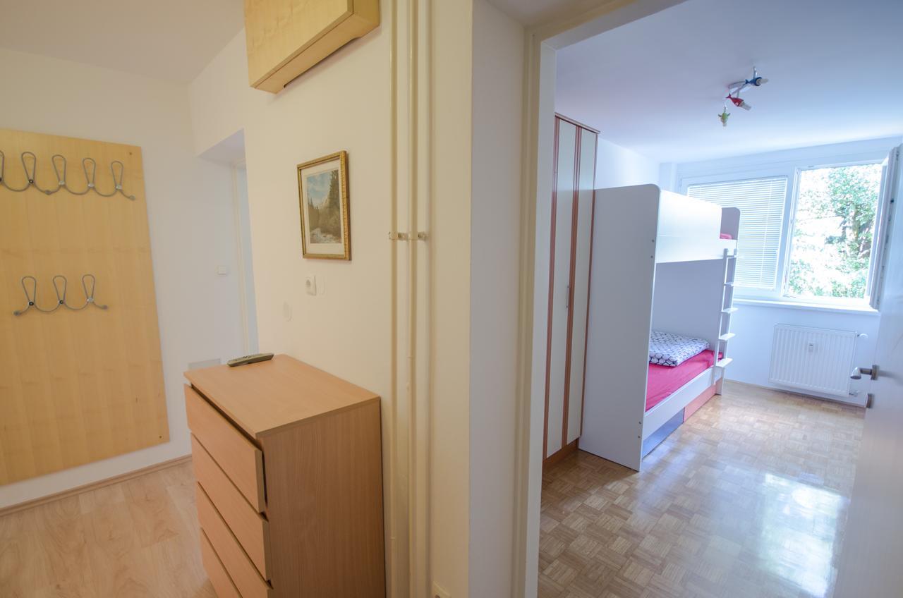 Apartment Near The Train Station
