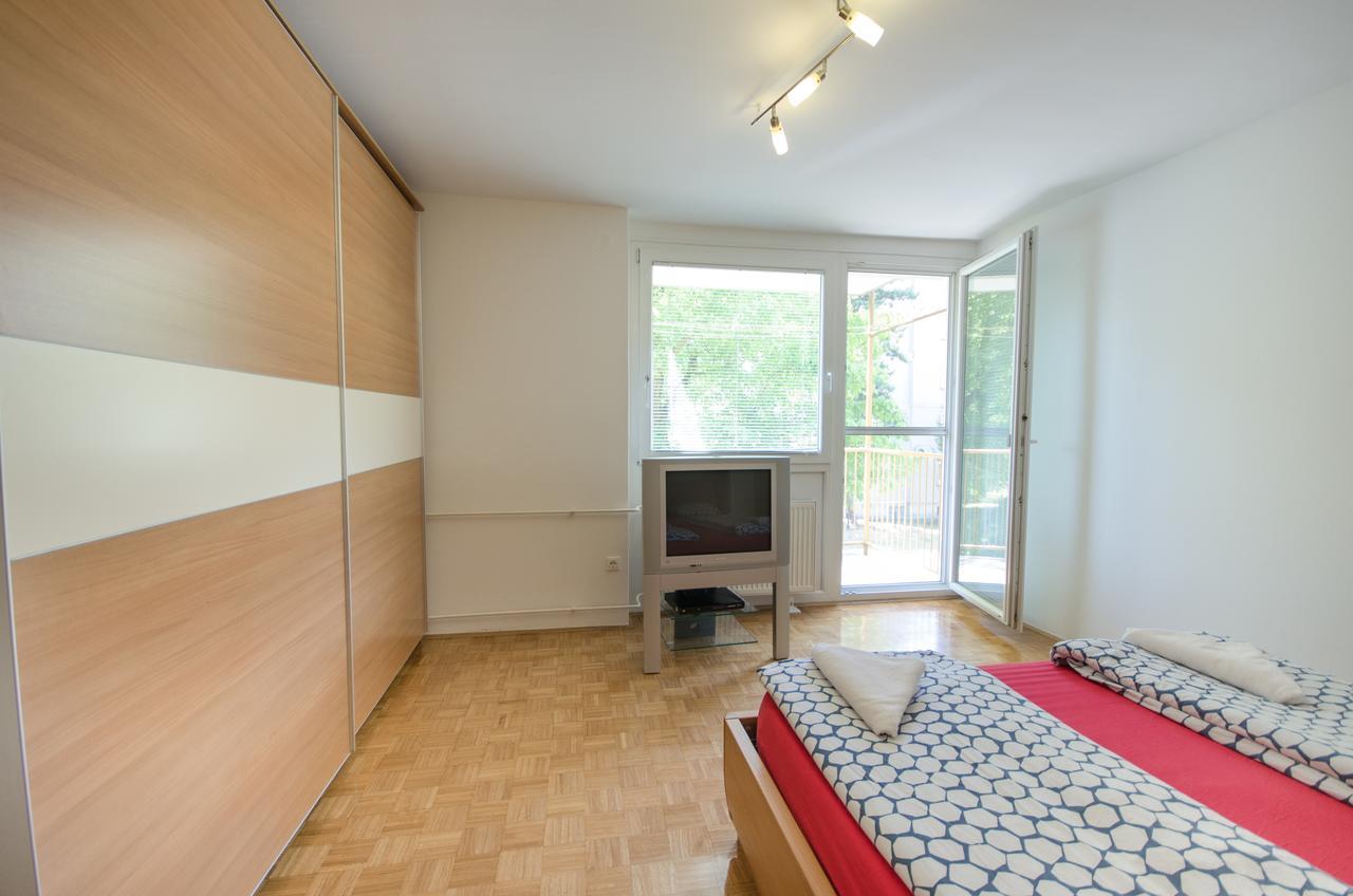 Near The Train Station Apartment