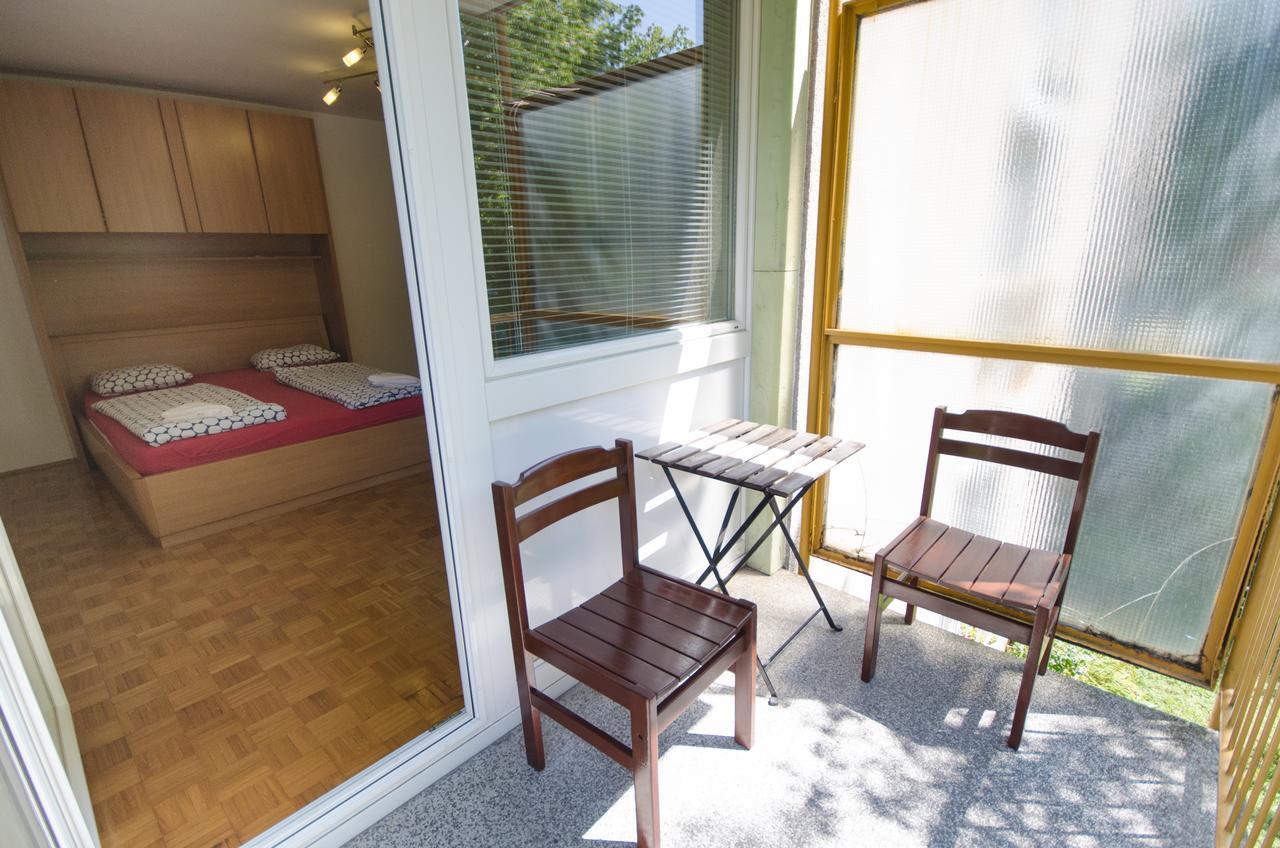 Apartment Near The Train Station